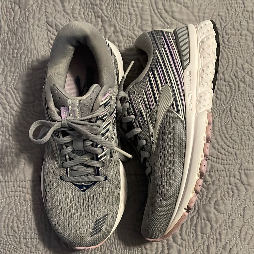 Brooks Adrenaline 19 - 7 Wide